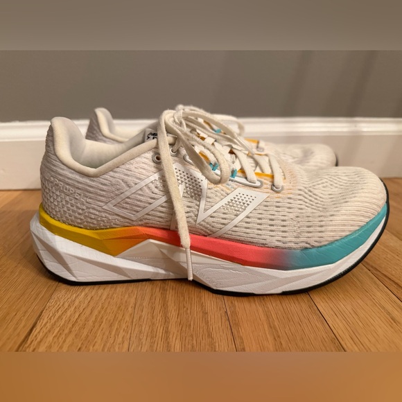 New Balance FuelCell Propel V5 Unisex (W8.5) & (M(7) - Picture 1 of 6